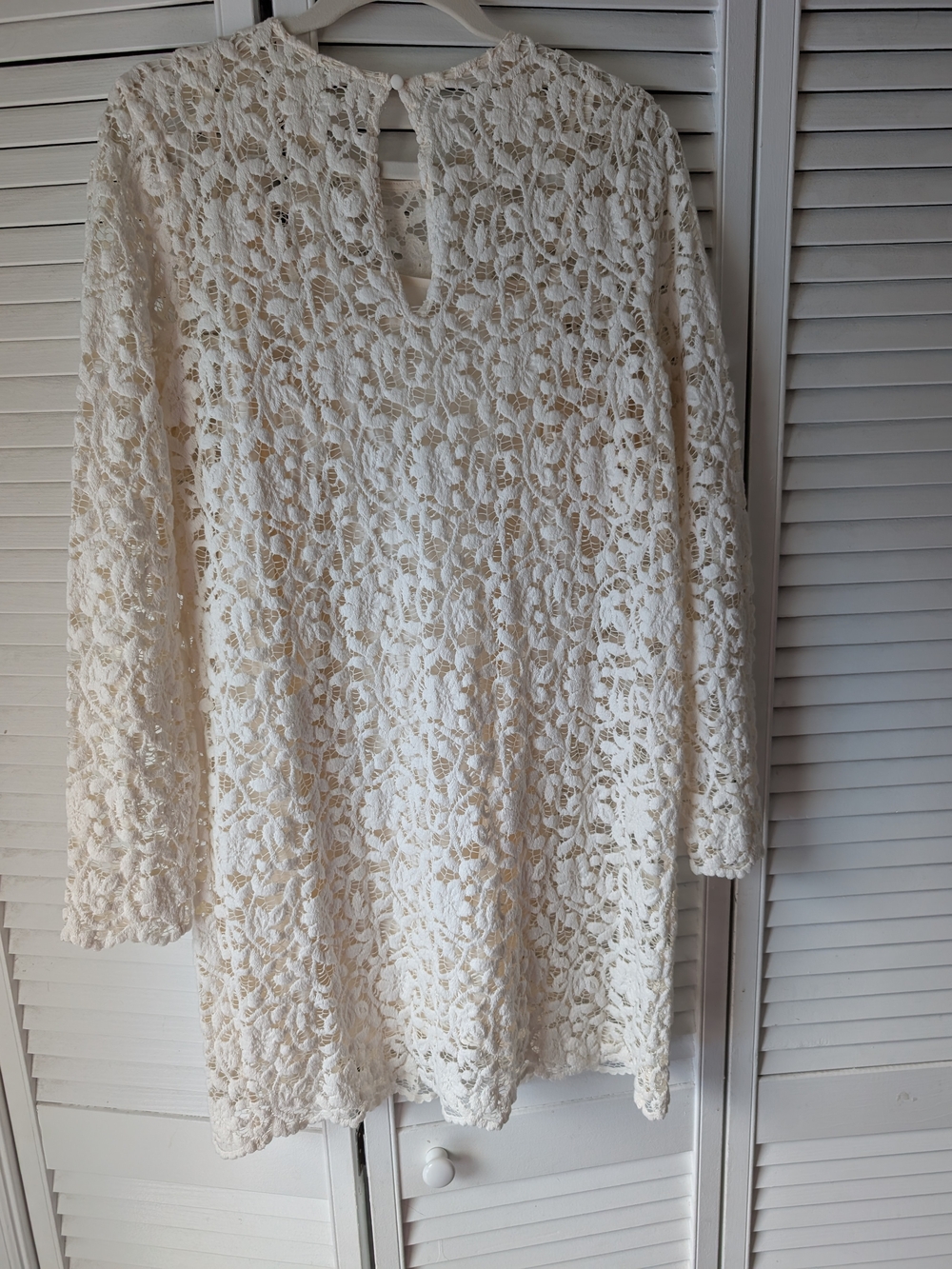 Women's Ivory Lace Long-Sleeve Keyhole Tunic